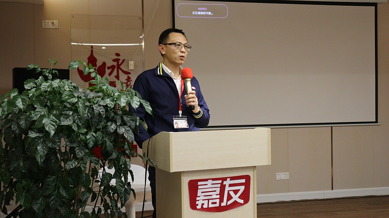 中共石碣镇委党校副校长莅临尊龙凯时食品指导党建工作 (5)